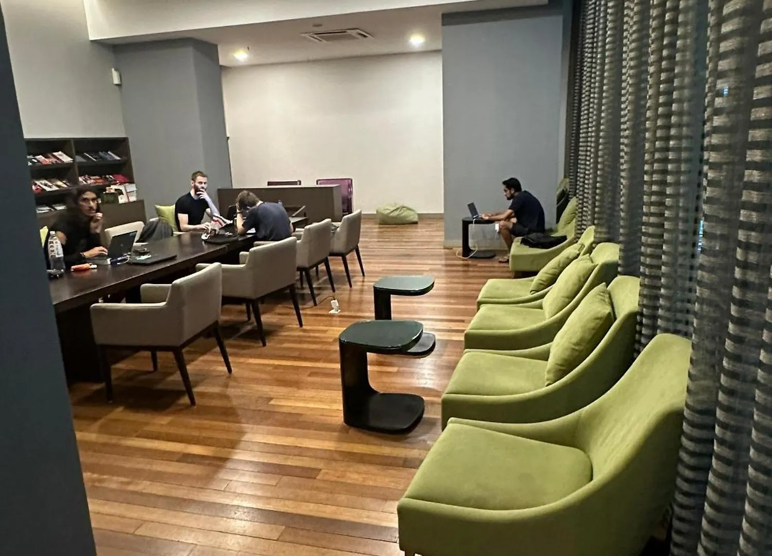 Regalia Infinity Skypool Hostel クアラルンプール マレーシア